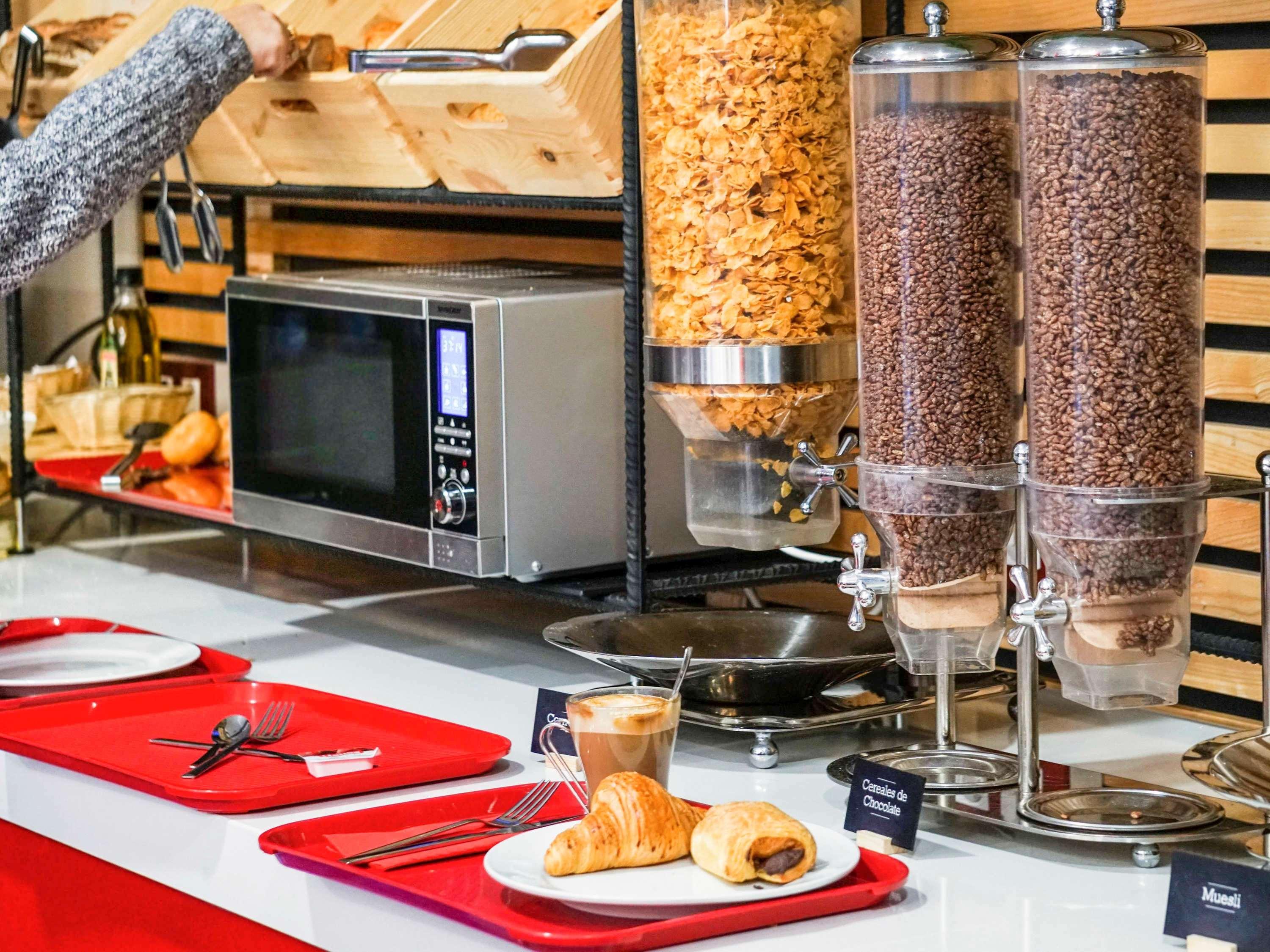 Ibis Girona Hotel Eksteriør billede