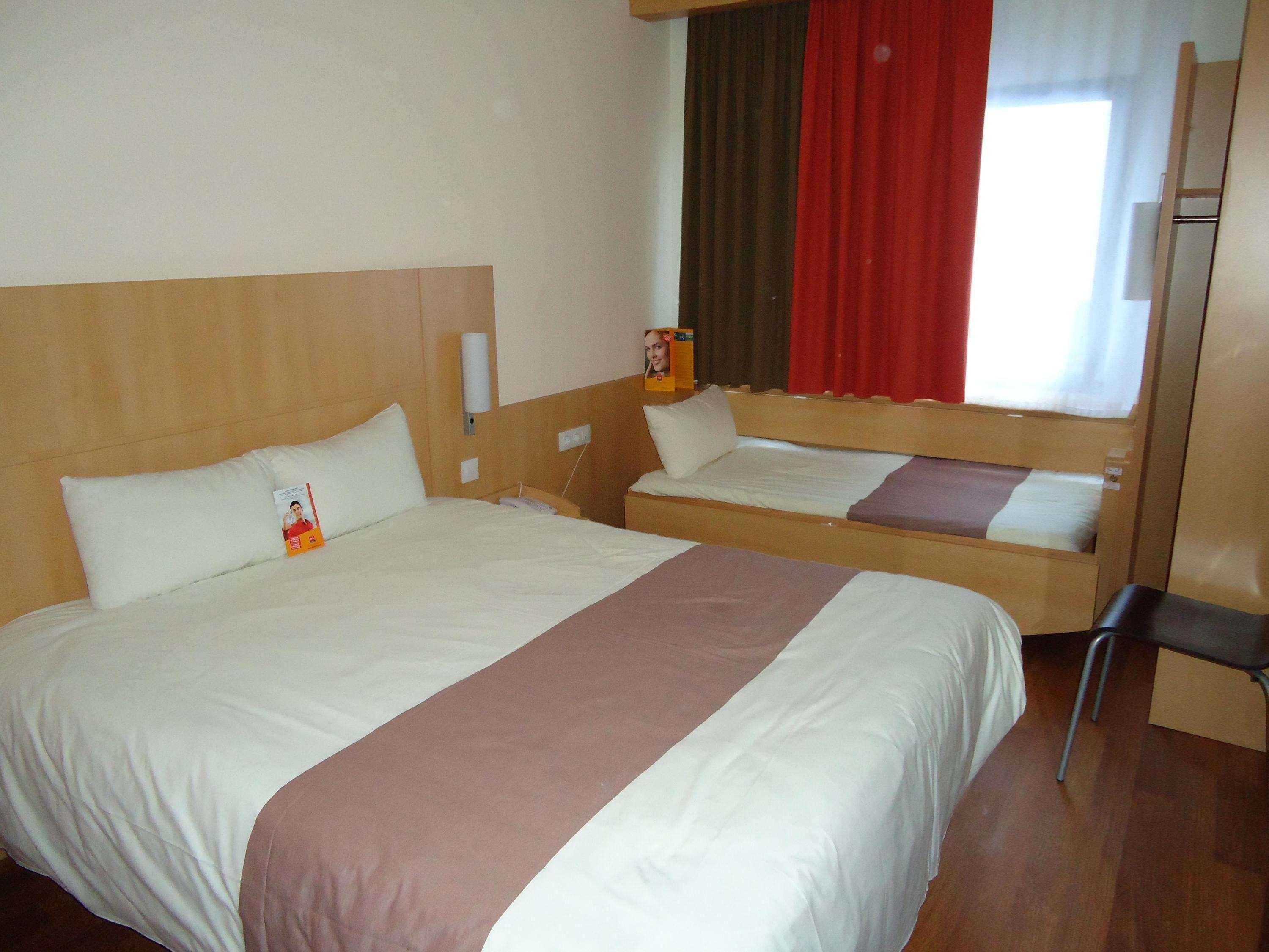 Ibis Girona Hotel Eksteriør billede
