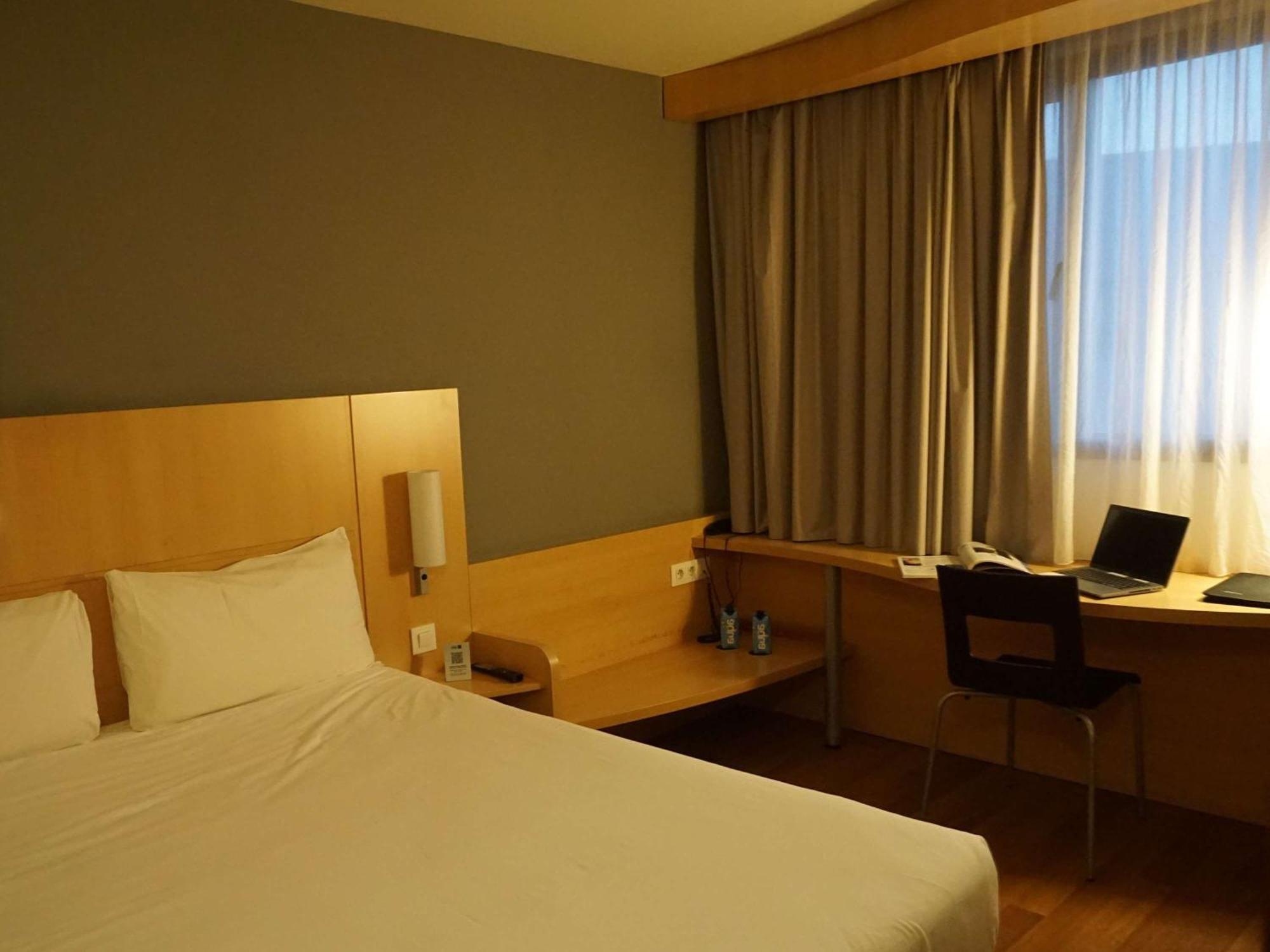 Ibis Girona Hotel Eksteriør billede