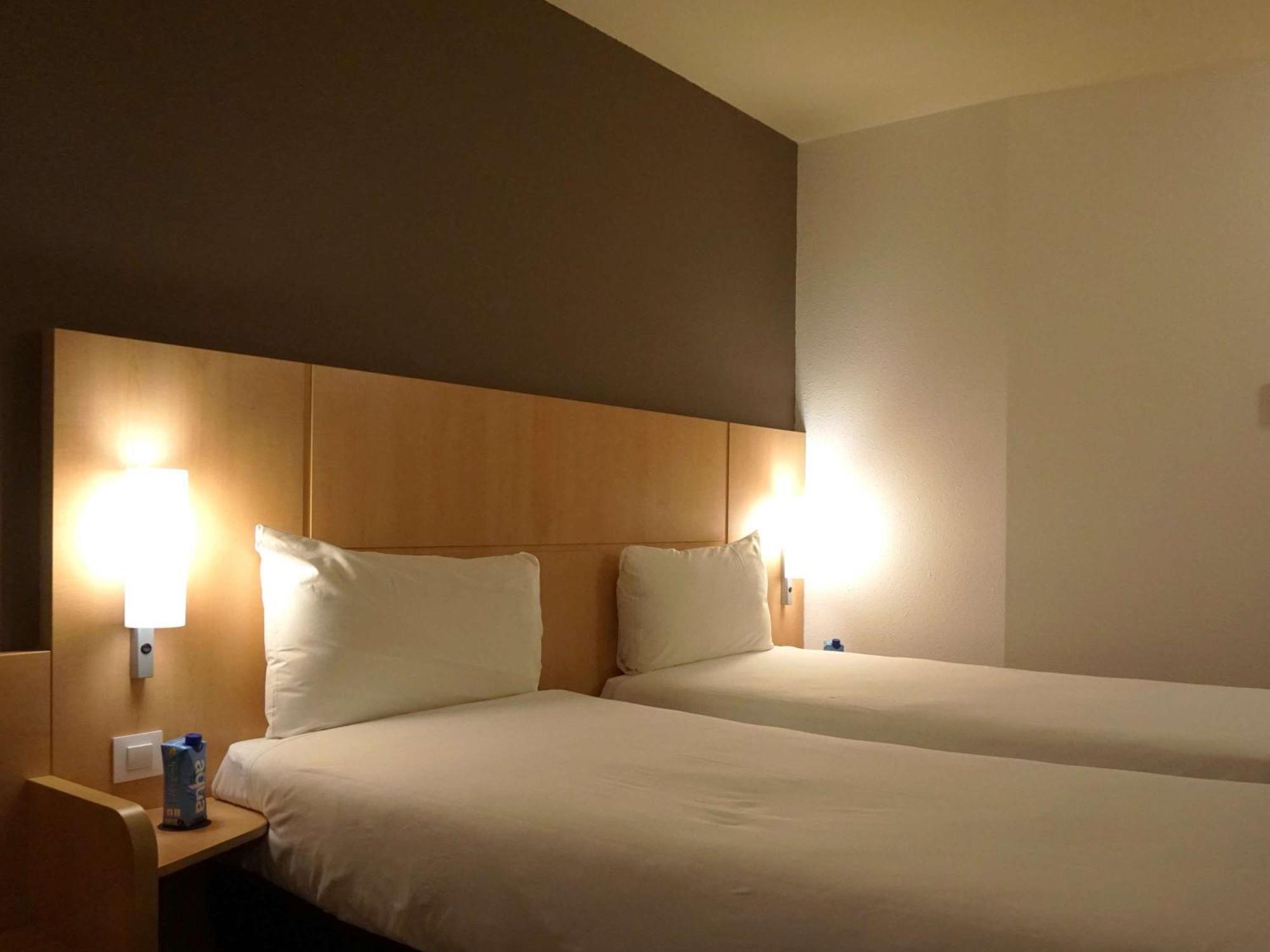 Ibis Girona Hotel Eksteriør billede